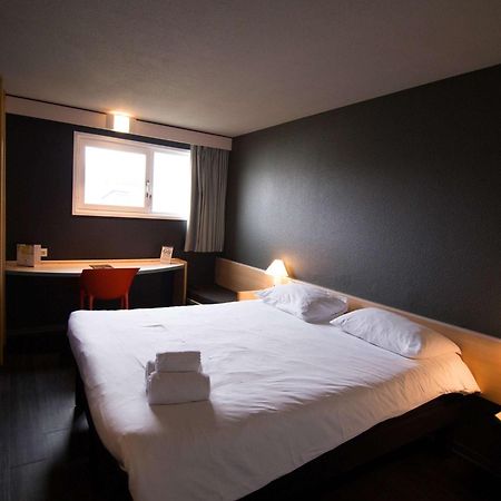 Ibis Rennes Beaulieu Hotel เซซง เซวินเญ ภายนอก รูปภาพ