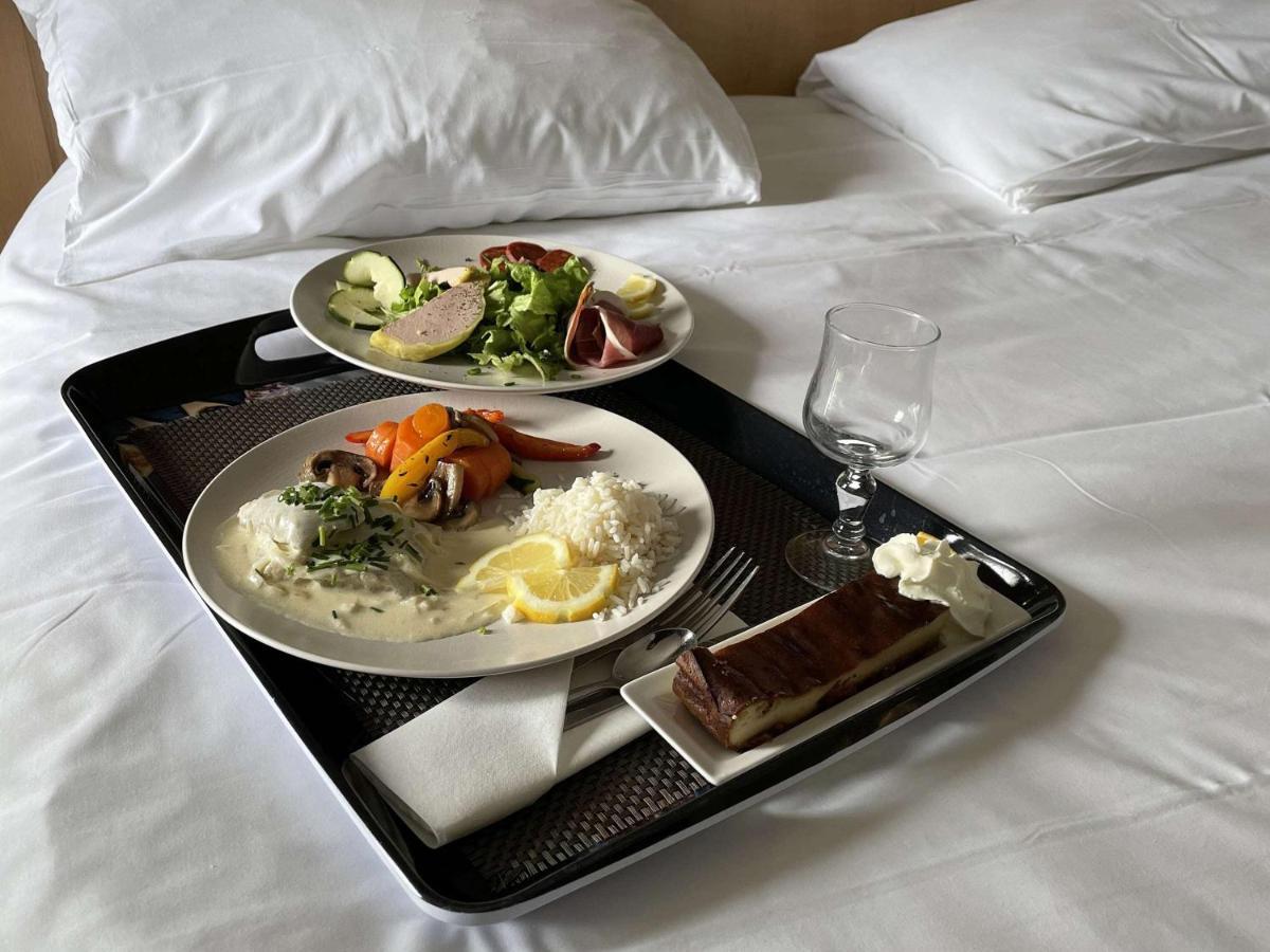 Ibis Rennes Beaulieu Hotel เซซง เซวินเญ ภายนอก รูปภาพ