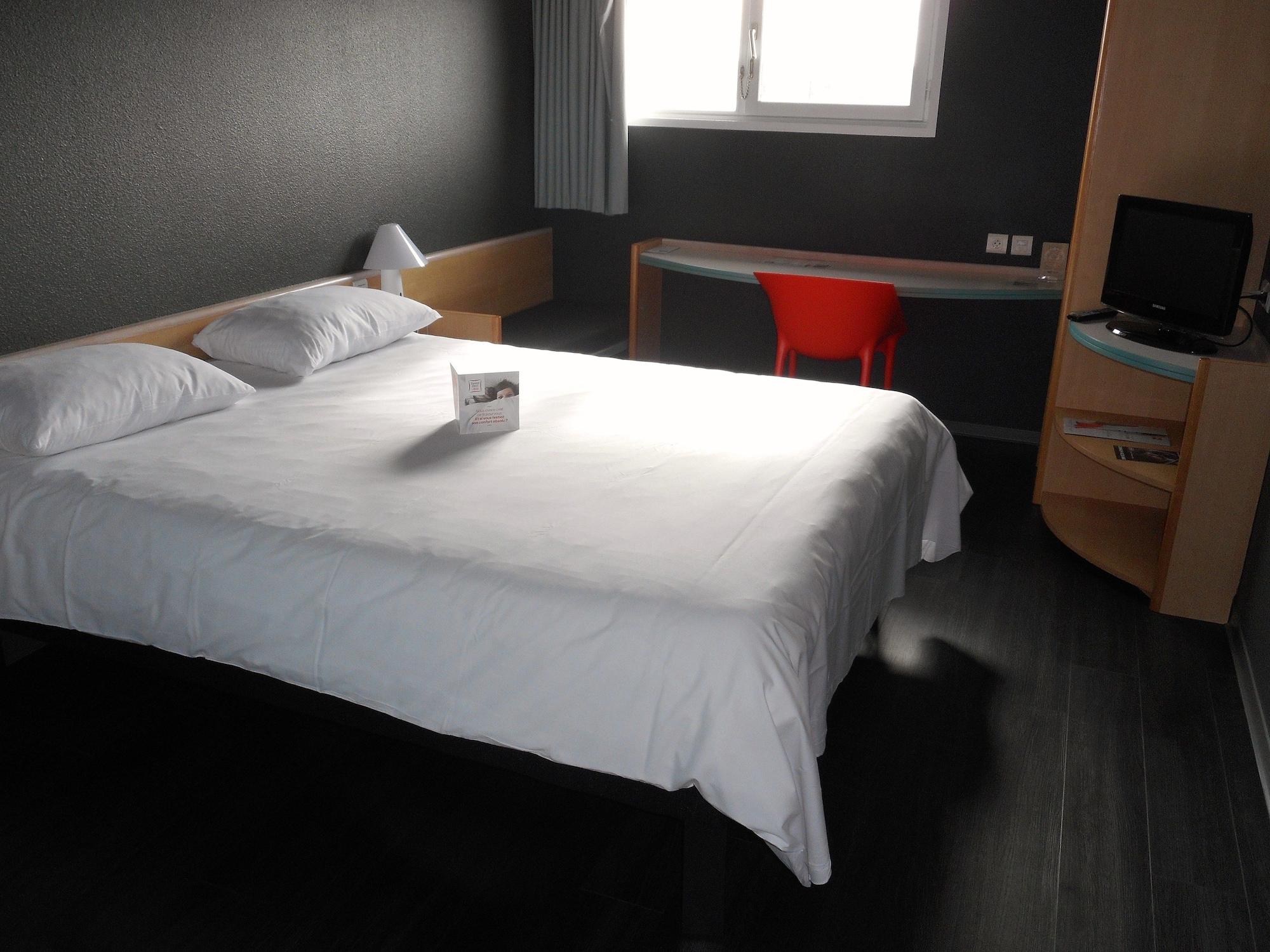 Ibis Rennes Beaulieu Hotel เซซง เซวินเญ ภายนอก รูปภาพ