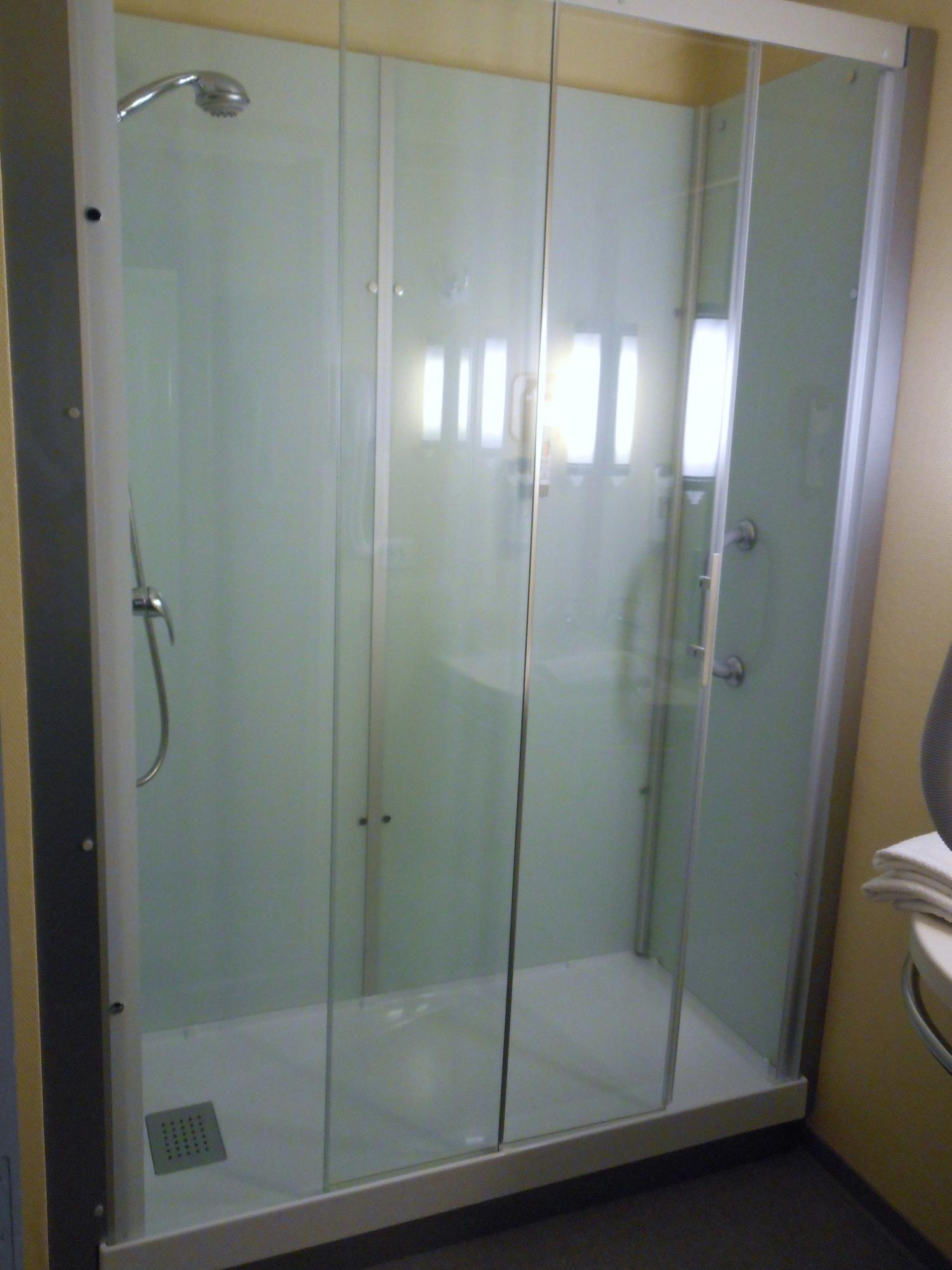 Ibis Rennes Beaulieu Hotel เซซง เซวินเญ ภายนอก รูปภาพ