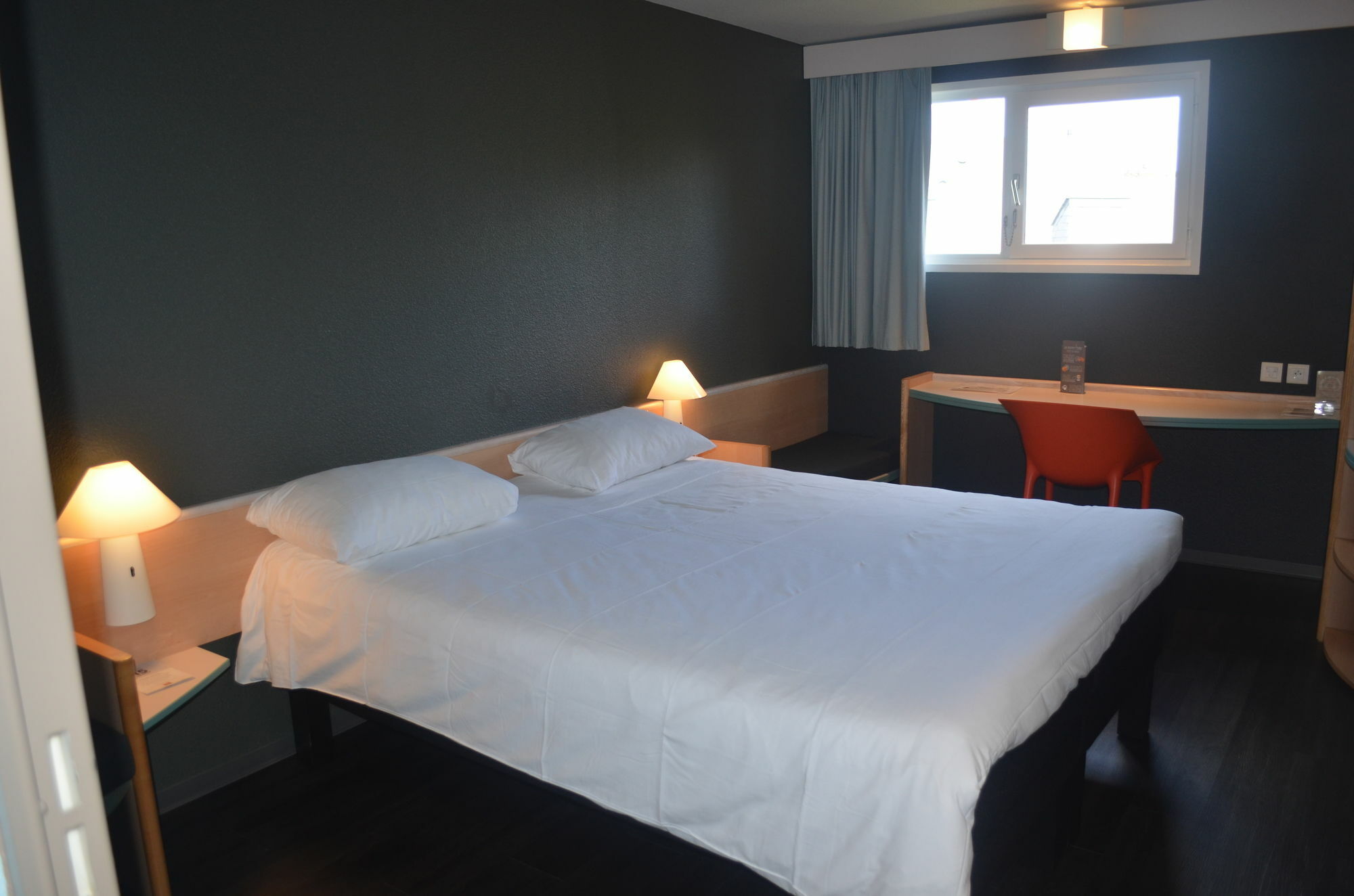 Ibis Rennes Beaulieu Hotel เซซง เซวินเญ ภายนอก รูปภาพ