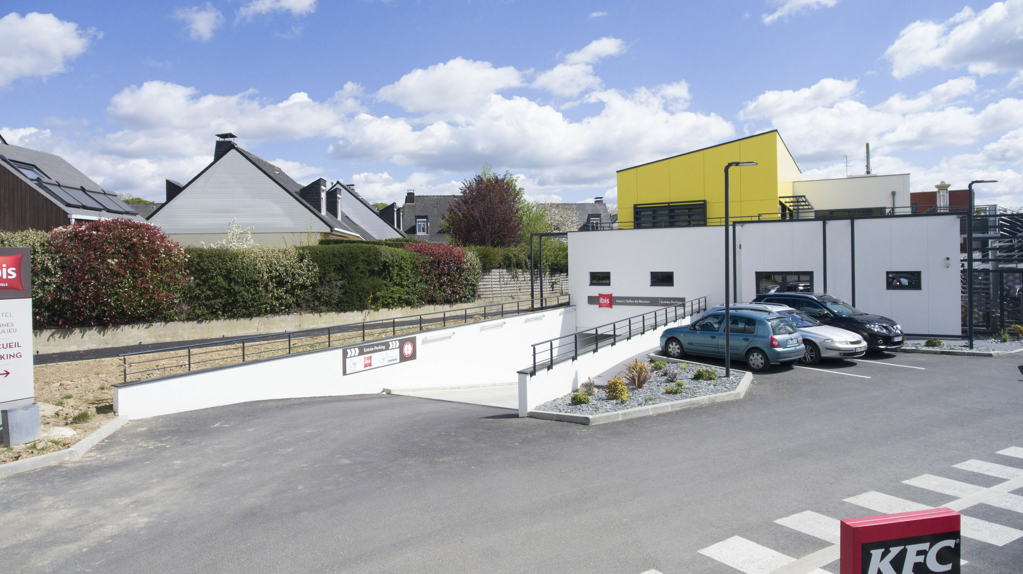 Ibis Rennes Beaulieu Hotel เซซง เซวินเญ ภายนอก รูปภาพ