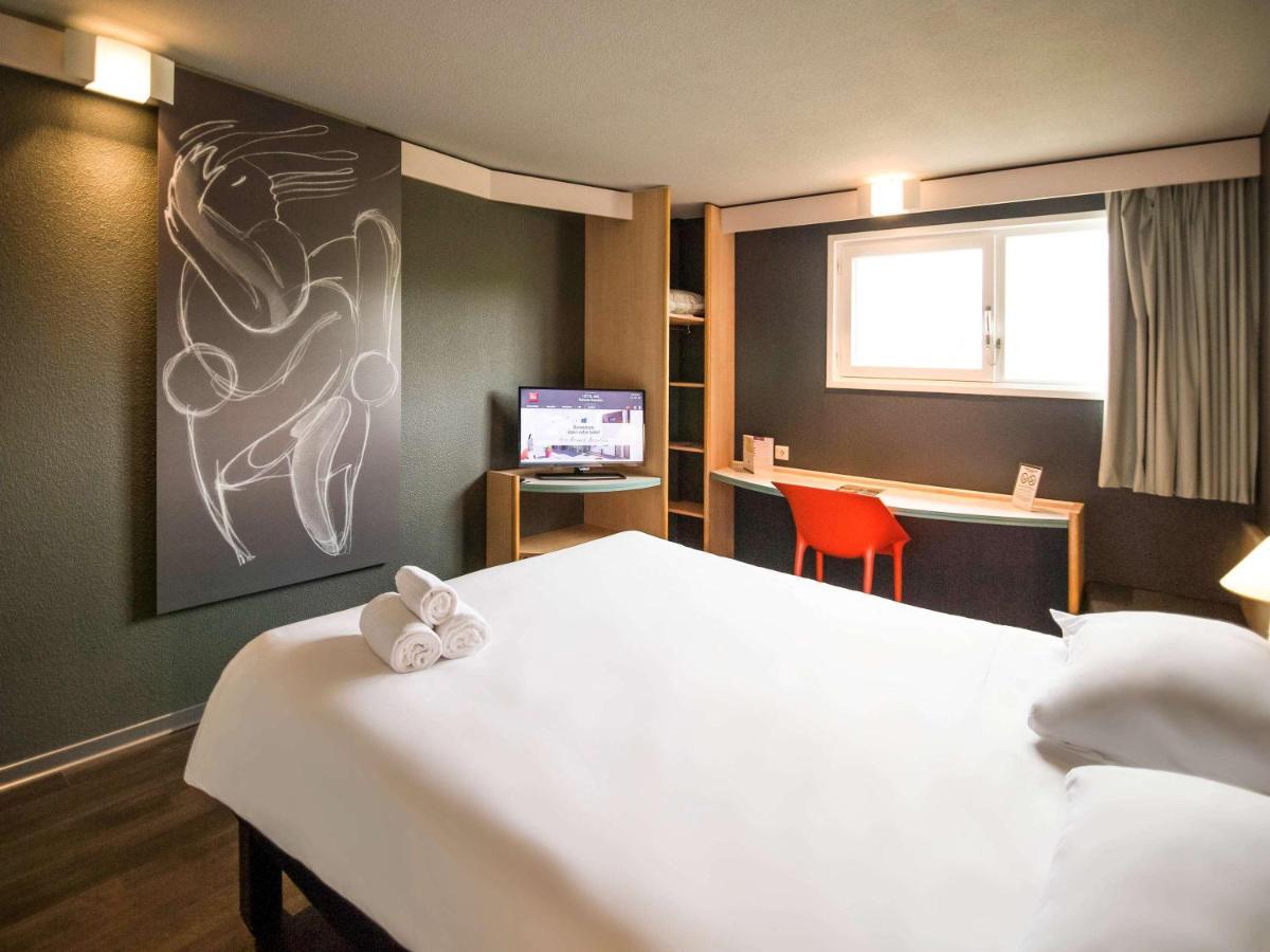 Ibis Rennes Beaulieu Hotel เซซง เซวินเญ ภายนอก รูปภาพ